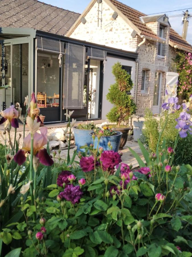 Villa Au calme à la campagne à Montboissier  Extérieur photo